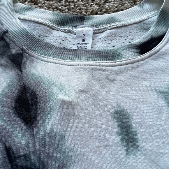 Lululemon Train to Be Short Sleeve *Shibori Deep Coal / Deep Coal - Picture 2 of 3